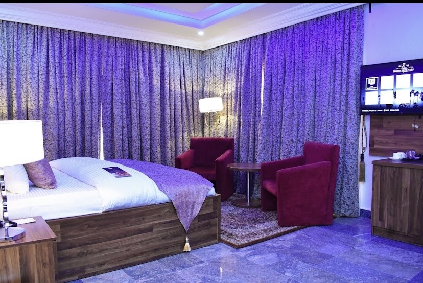 The Signature One-Bedroom Presidential Suite - Image 2